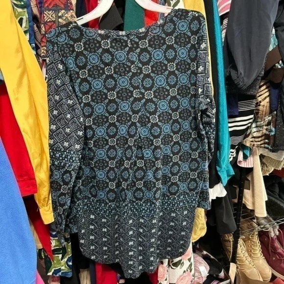 LUCKY BRAND Blue Floral Print V-Neck Button Front Top Size Small - "Linnie" - Picture 5 of 12